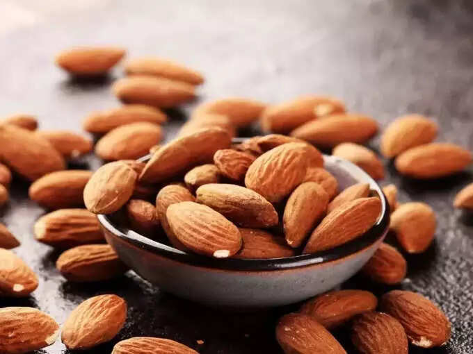 बदाम (Almonds)