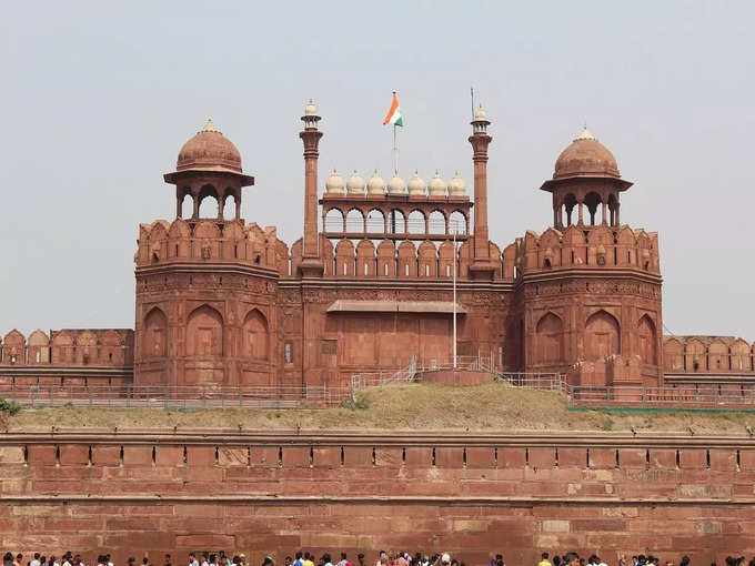 लाल किला कभी सफेद किला था - The Red Fort Colour was white in Hindi