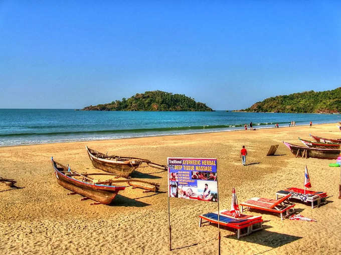 साउथ गोवा में पालोलेम बीच - Palolem Beach in South Goa in Hindi
