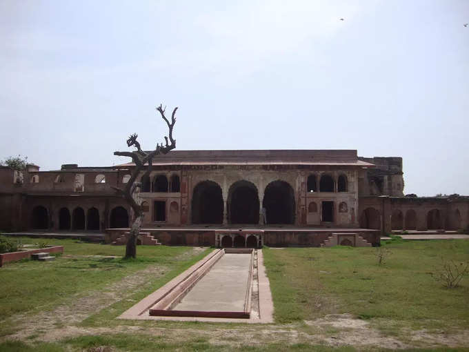 शीश महल, गुरुग्राम - Sheesh Mahal, Gurugram in Hindi