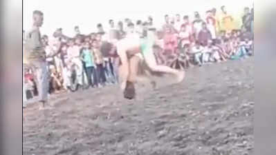 wrestler died : पैलवानाला​ दुसऱ्याने ५ सेकंदात उचलून पटकलं, मान मुरगळल्याने तडफडून मृत्यू