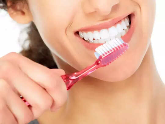 Dental Care,ಹಲ್ಲು ಹಾಗೂ ವಸಡುಗಳು ಆರೋಗ್ಯದಿಂದಿರಬೇಕಾದರೆ ಈ ತಪ್ಪುಗಳನ್ನು ಎಂದಿಗೂ ಮಾಡಬೇಡಿ - few mistakes that one should avoid to maintain oral health - Vijay Karnataka