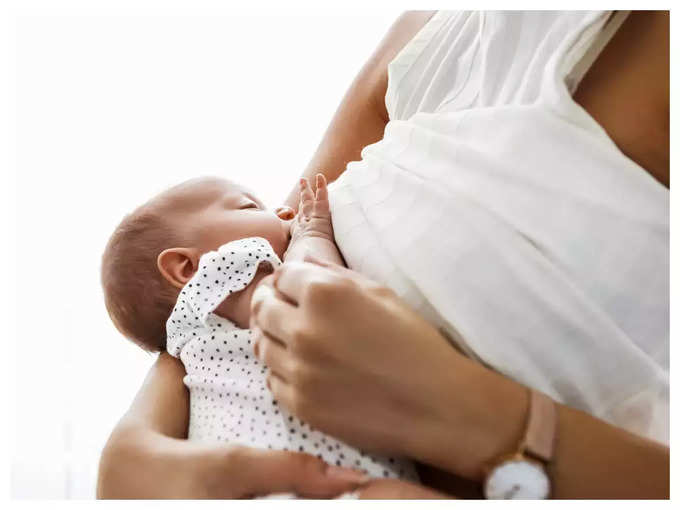 ​जन्म के एक घंटे के अंदर स्तनपान है जरूरी