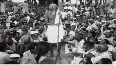 आचार्य विनोबा भावे: लाठी के सहारे चलने वाला वो इंसान जिसमें लोग महात्‍मा गांधी का अक्‍स देखते थे