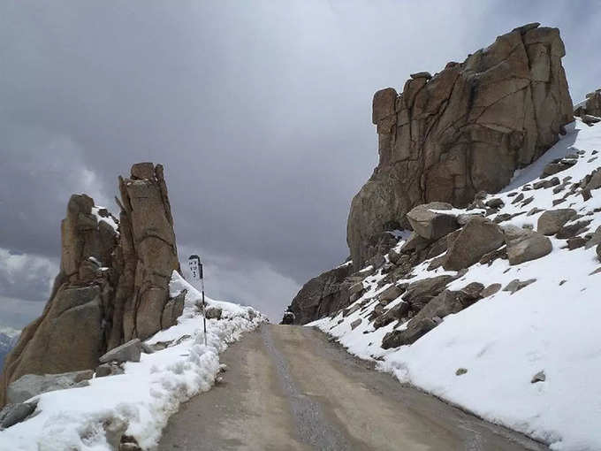 खारदुंग ला पास, लद्दाख - Khardung La Pass, Ladakh in Hindi