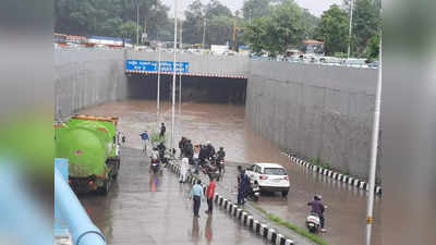 क्यों बारिश में हर बार डूब जाती है दिल्ली? सिर्फ साल बदलता है सड़कों की तस्वीर नहीं बदलती