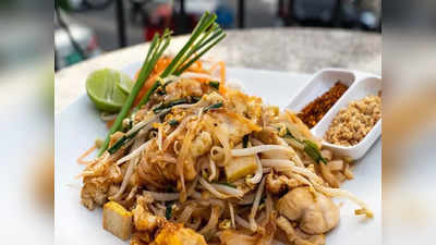 Chicken Chow Mein Recipe: বৃষ্টি ভুলে ডিনারে সঙ্গী হোক স্ট্রিট স্টাইল চিকেন চাউমিন