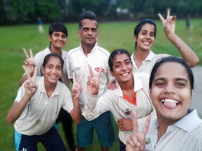 Siwan News: बिहार अंडर-19 महिला क्रिकेट टीम में सिवान की बेटियों का दबदबा, कैप्टन समेत 5 को मिली जगह