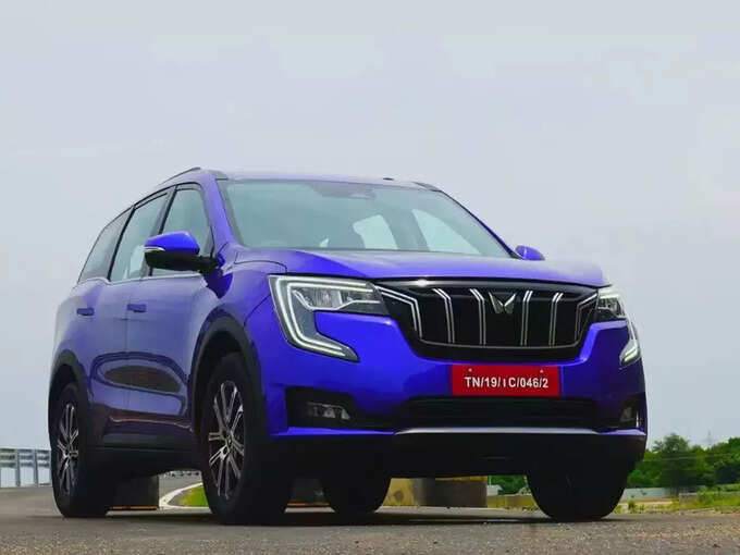 XUV700 पेट्रोल व्हेरिअंट्सची लिस्ट -