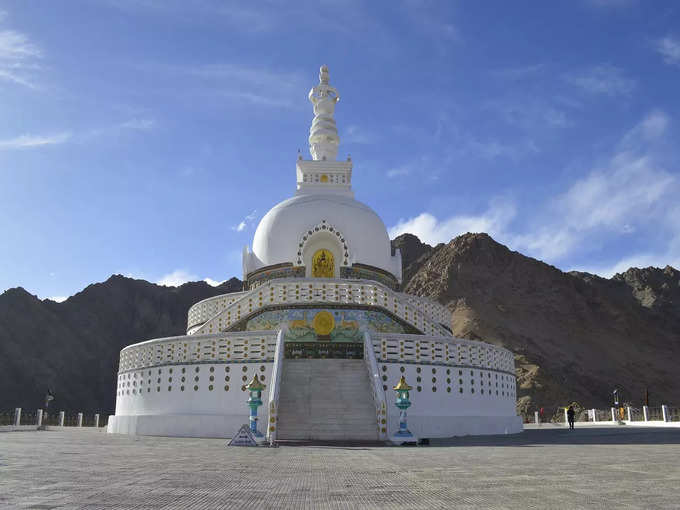 लद्दाख में शांति स्तूप - Shanti Stupa in Ladakh in Hindi