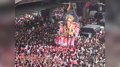 Mumbai News: त्योहारों के जश्न में फीकी पड़ी सरकारी गाइडलाइंस, बाजारों में उमड़ रही भीड़, दे रही है तीसरी लहर को दावत
