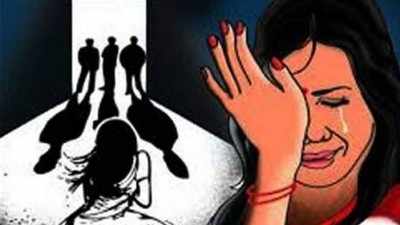 गोरखपुर: शातिर गुंडे ने घर में सो रही युवती को उठाया, बाग में ले जाकर किया गैंगरेप, सभी आरोपी फरार