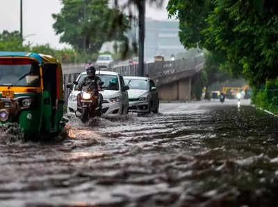 Delhi NCR Rain Live Update: दिल्ली में बारिश के बाद कई रास्तों पर जाम, देखिए कहां-कहां ट्रैफिक हुआ प्रभावित