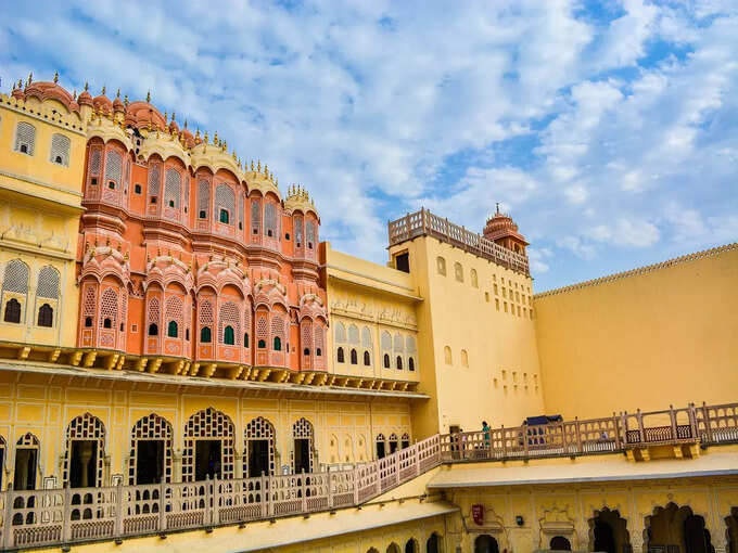 हवा महल की 953 खिड़कियां - 953 windows of Hawa Mahal