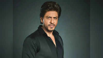 पाक PM इमरान खान संग Shah Rukh Khan की तस्वीर देख भड़के लोग, उठी Boycott की मांग
