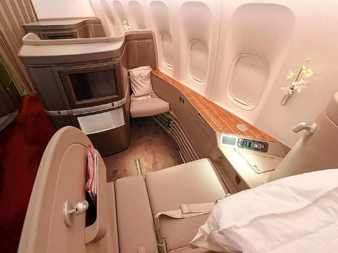 कैथे पैसिफिक फर्स्ट क्लास : 20 लाख - Cathay Pacific First Class, Hong Kong to New York