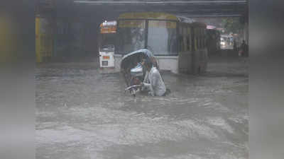 Lucknow Rains Live: लखनऊ में तेज हवाओं के बीच छंट रहे हैं बारिश के बादल, जानिए मौसम का अपडेट