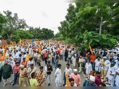 शेतकरी आंदोलन : दिल्लीत तणाव, आंदोलकांना रोखण्याचा पोलिसांचा प्रयत्न