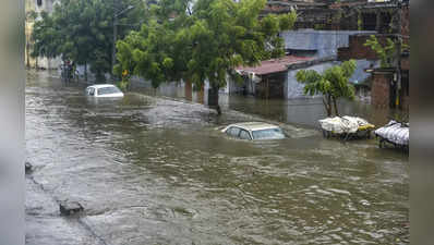 Rain in UP: यूपी में बारिश से तबाही, 40 घंटे से लगातार हो रही बारिश ने अब तक 38 से ज्यादा लोगों की ली जान, 36 घंटे का अलर्ट जारी