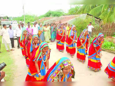 ಬಂಜಾರಾ ಸಮುದಾಯದಿಂದ ಸಸಿ ಹಬ್ಬ ಆಚರಣೆ:  ಕನ್ಯೆಯರ ಆಚರಿಸುವ ಹಬ್ಬದ ಬಗ್ಗೆ ನಿಮಗೆಷ್ಟು ಗೊತ್ತು?