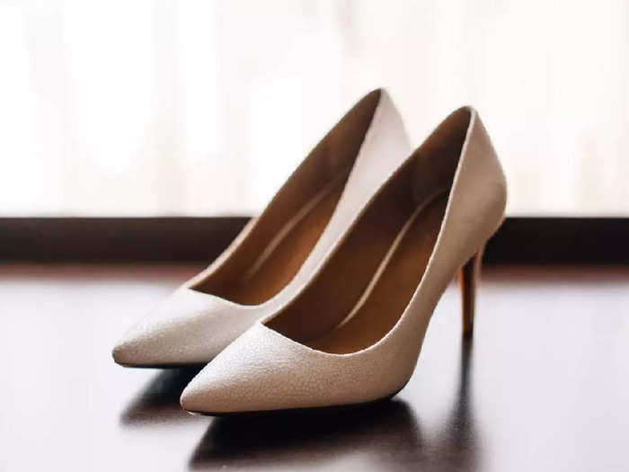 किफायती कीमत में मिल रही हैं ये Best Heels Sandals, अट्रैक्टिव कलर और डिजाइन में हैं उपलब्ध