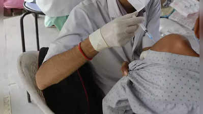 covid vaccine : भाजप नेत्याला करोना लसीचे ५ डोस दिले आणि ६ वा दिला जाणार!