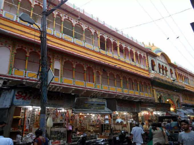 द्वारकाधीश मंदिर, मथुरा - Dwarkadhish Temple in Mathura in Hindi