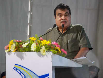 Nitin Gadkari: छोट्या कारमध्येही सहा एअरबॅग हव्या, गडकरींची प्रवाशांबद्दल कळकळ