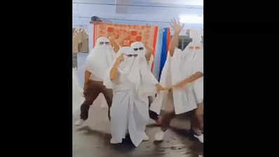 Viral Video : ಮಹಿಳಾ ಪೊಲೀಸರ ವಿಶಿಷ್ಟ ಡಾನ್ಸ್‌ : ನೆಟ್ಟಿಗರಲ್ಲಿ ಕುತೂಹಲ ಮೂಡಿಸಿದ ನೃತ್ಯ