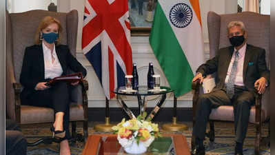india to uk : आम्हीही तेच करू, ब्रिटनच्या लसीकरण धोरणावरील वादावर भारताने ठणकावलं