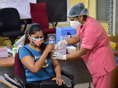 Vaccination in UP: गाजियाबाद में वैक्सीनेशन की धीमी रफ्तार...हर महीने 10 से 15 हजार लोग नहीं लगवा रहे वैक्सीन की दूसरी डोज