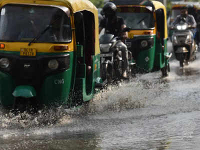 Delhi Rains Live: राजधानी दिल्ली में आज होगी झमाझम बारिश, मौसम विभाग ने जारी किया ऑरेंज अलर्ट