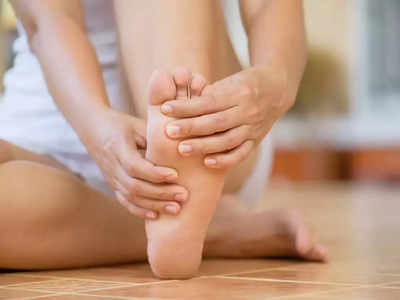 How to heal cracked heels: फटी एड़ियां हो जाएंगी रातभर में मुलायम, सोने से पहले करें ये काम