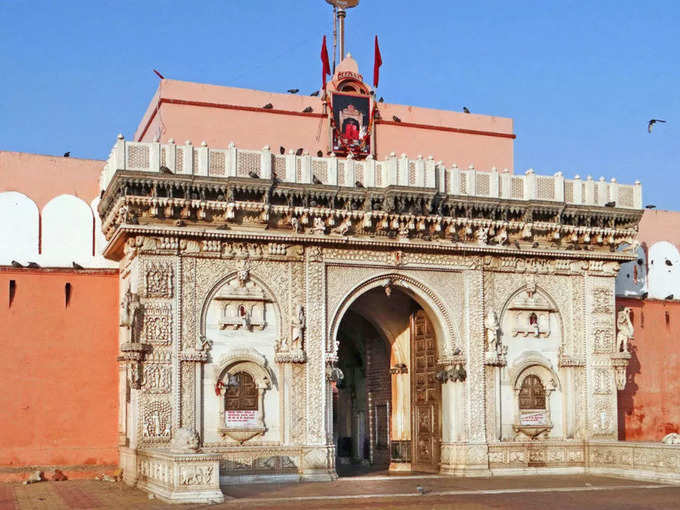 बीकानेर में करणी माता मंदिर - Karni Mata Temple in Bikaner in Hindi