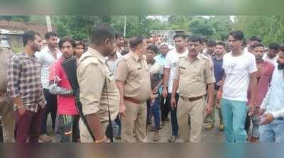 UP के सहारनपुर में ₹5 के लिए बुजुर्ग दंपती पर पेट्रोल छिड़ककर लगाई आग, लोगों ने आरोपियों को पेड़ से बांध जमकर की पिटाई