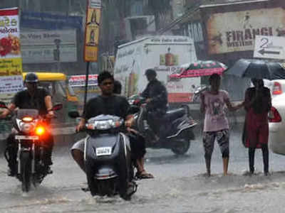 কু-অভ্যাসে ম্যানহোলের মুখ বন্ধ প্লাস্টিকে