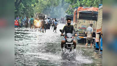 রুদ্ধ খাল এবং প্রকৃতিকে দুষছেন পুরপ্রতিনিধিরা