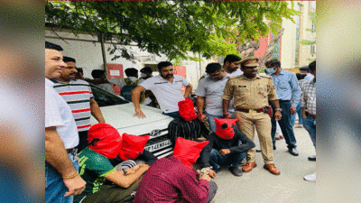 Noida news: कार लूट के मामले में इंजिनियरिंग छात्र समेत 5 गिरफ्तार, एनसीआर में कई वारदातों को अंजाम दे चुके हैं आरोपी
