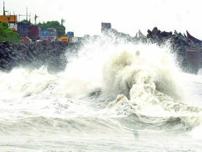 cyclone Alert : पुढच्या १२ तासात महाराष्ट्राला चक्रीवादळाचा धोका, हवामान खात्याकडून या जिल्ह्यांना इशारा