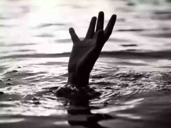 गोंडा: बकरी चराने गई 5 बच्चियां नदी के गहरे पानी में डूबीं, दो की मौत