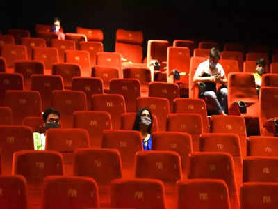 महाराष्ट्र के सिनेप्रेमियों के लिए खुशखबरी: सीएम ठाकरे ने कर दी दोबारा थिएटर्स खुलने की घोषणा