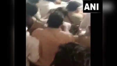 Sangam Lal Gupta: प्रतापगढ़ में बीजेपी सांसद संगम लाल गुप्ता और उनके समर्थकों पर हमला, कांग्रेस नेता प्रमोद तिवारी समेत 27 पर केस