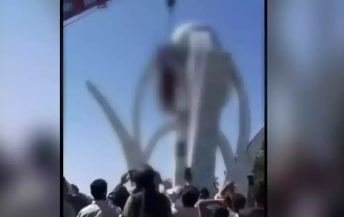 taliban hang dead body