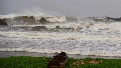 AP Cyclone Warning ఉత్తర కోస్తా దిశగా దూసుకొస్తున్న గులాబ్ తుఫాను.. ఏపీ, ఒడిశాలకు ఆరెంజ్ అలర్ట్