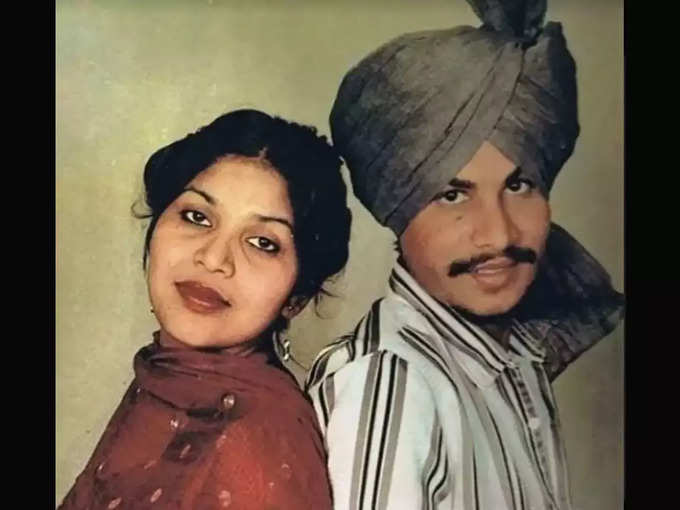 अमर सिंह चमकीला और उनकी पत्नी अमरजोत की तस्वीर