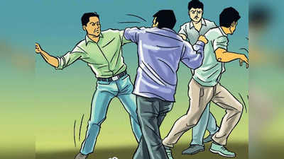 Agra news: चोरी के आरोपी को हाइवे की ग्रिल से बांधकर पीटा, विडियो वायरल