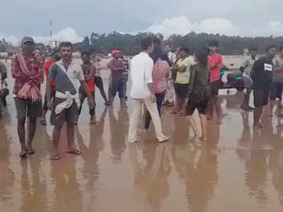 ‘গুলাব’ আছড়ে পড়ার আগেই তালসারিতে সমুদ্রস্নানে নেমে তলিয়ে গেল ২ পর্যটক