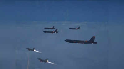 US Russia Tension : रूस के नजदीक पहुंचा अमेरिका का B-52 बॉम्बर, सुखोई Su-35 लड़ाकू विमानों ने खदेड़ा