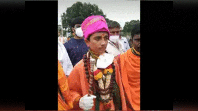 Kuppuru Gadduge Samsthana Mutt: कर्नाटक के 500 साल पुराने इस मठ का महंत बना 13 साल का लड़का