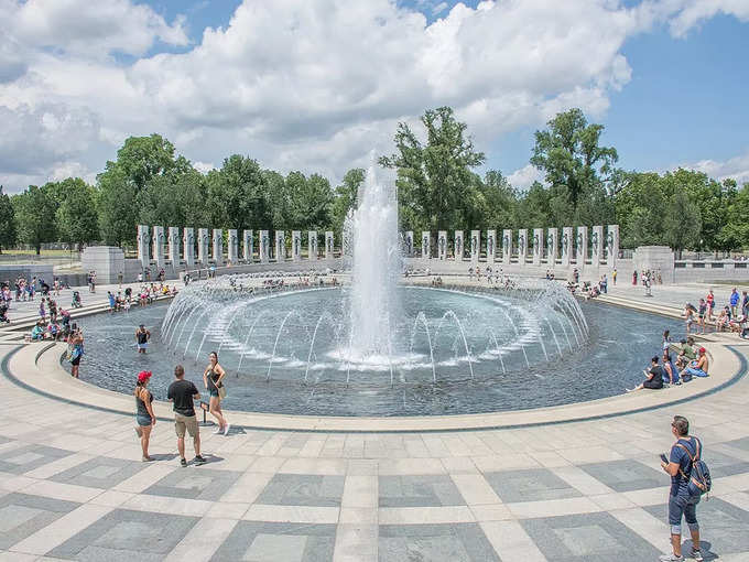 राष्ट्रीय द्वितीय विश्व युद्ध स्मारक - National World War II Memorial in Washington DC in Hindi